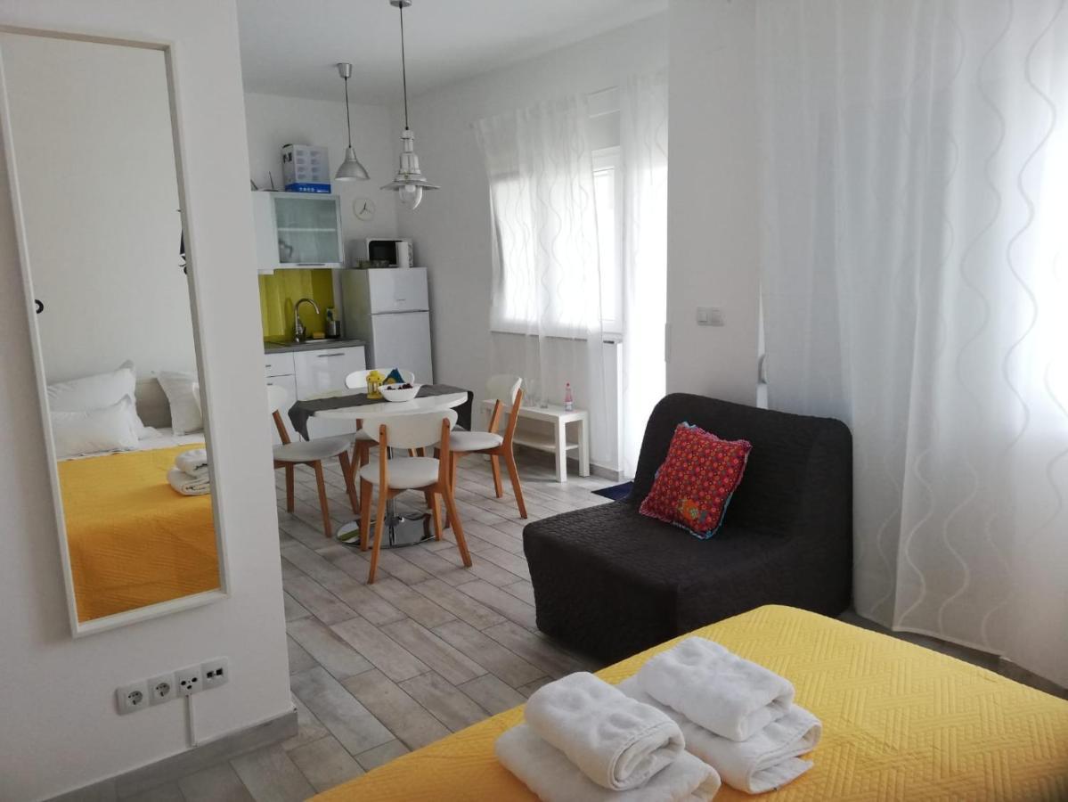 Apartment Villa Franci Pag Town Εξωτερικό φωτογραφία