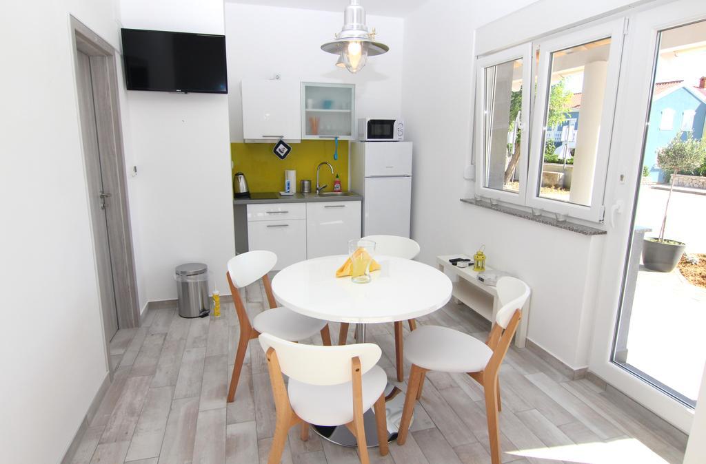Apartment Villa Franci Pag Town Εξωτερικό φωτογραφία
