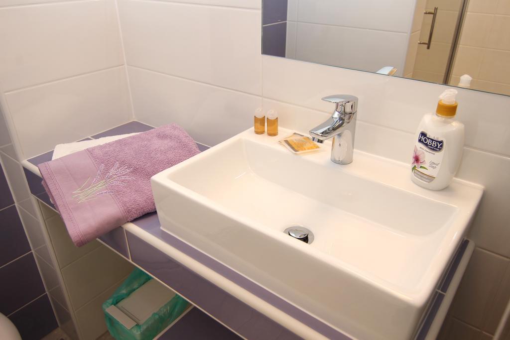 Apartment Villa Franci Pag Town Εξωτερικό φωτογραφία