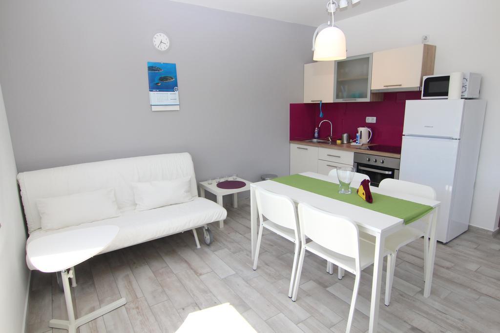 Apartment Villa Franci Pag Town Εξωτερικό φωτογραφία