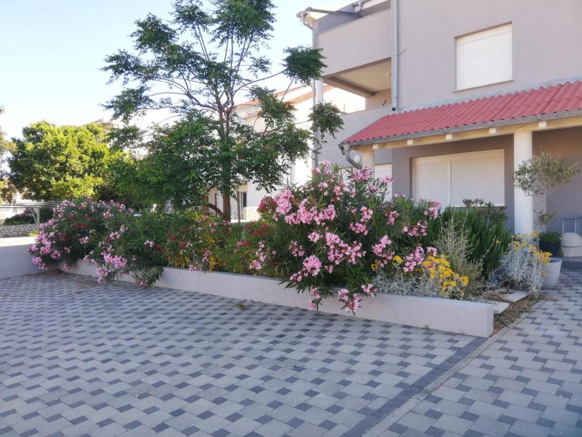 Apartment Villa Franci Pag Town Εξωτερικό φωτογραφία